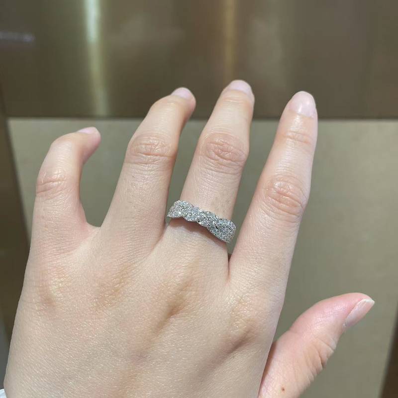 Affordable Luxury排戒S925银镀白金Women's Ring定制选款副石Moissanite0.76ct
